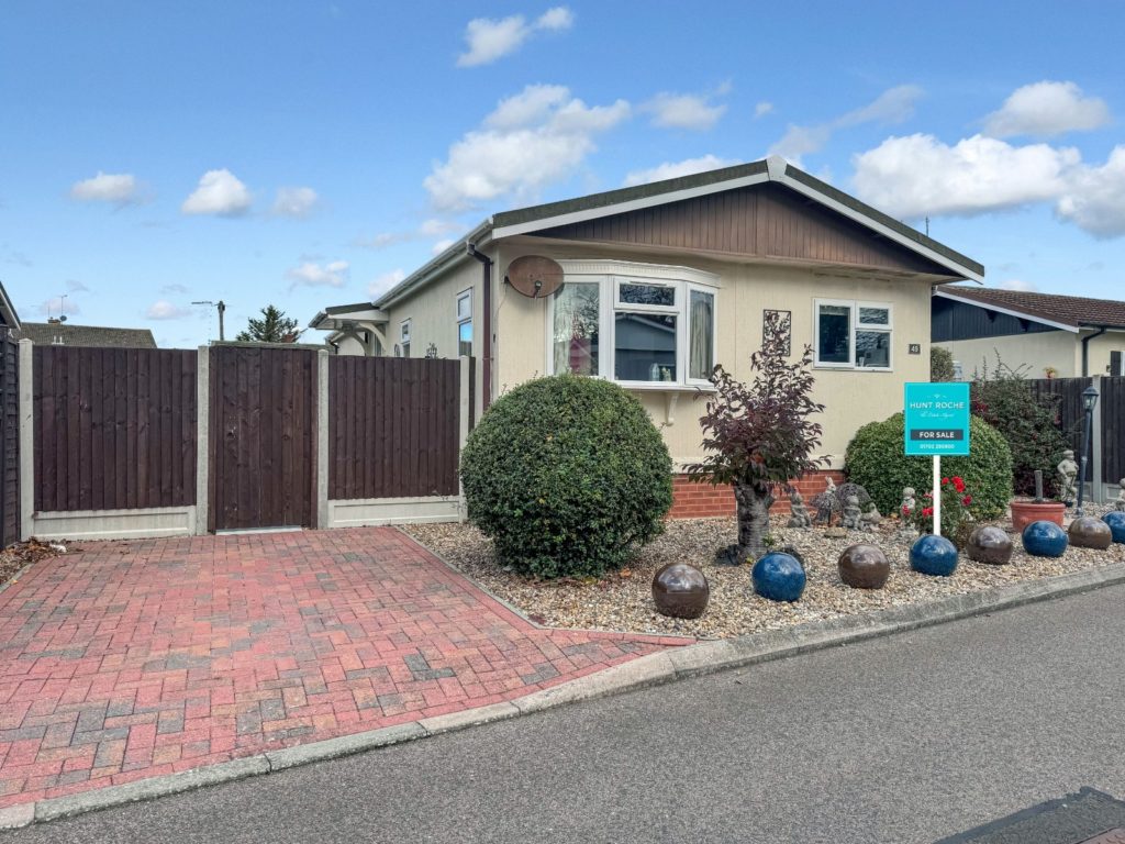 East Beach Park, Tingdene Park – Semi Retirement Living, Shoeburyness, Essex, SS3 9SG