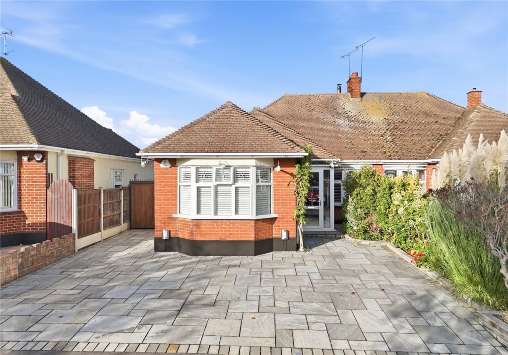 Steyning Avenue, Wick Estate, Essex, SS2 4TP