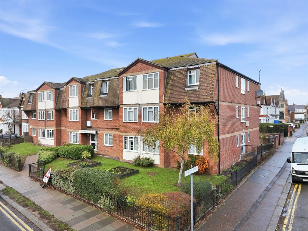 Riviera Drive, Southend-on-Sea, Essex, SS1 2RB