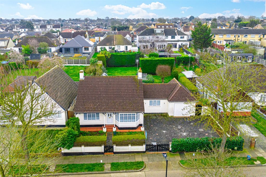 Briarwood Drive, Leigh-on-Sea, Essex, SS9 4LD