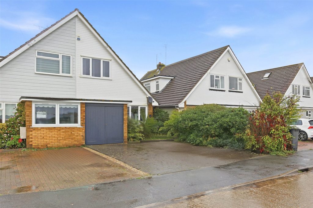 Conway Avenue, Great Wakering, Essex, SS3 0BG