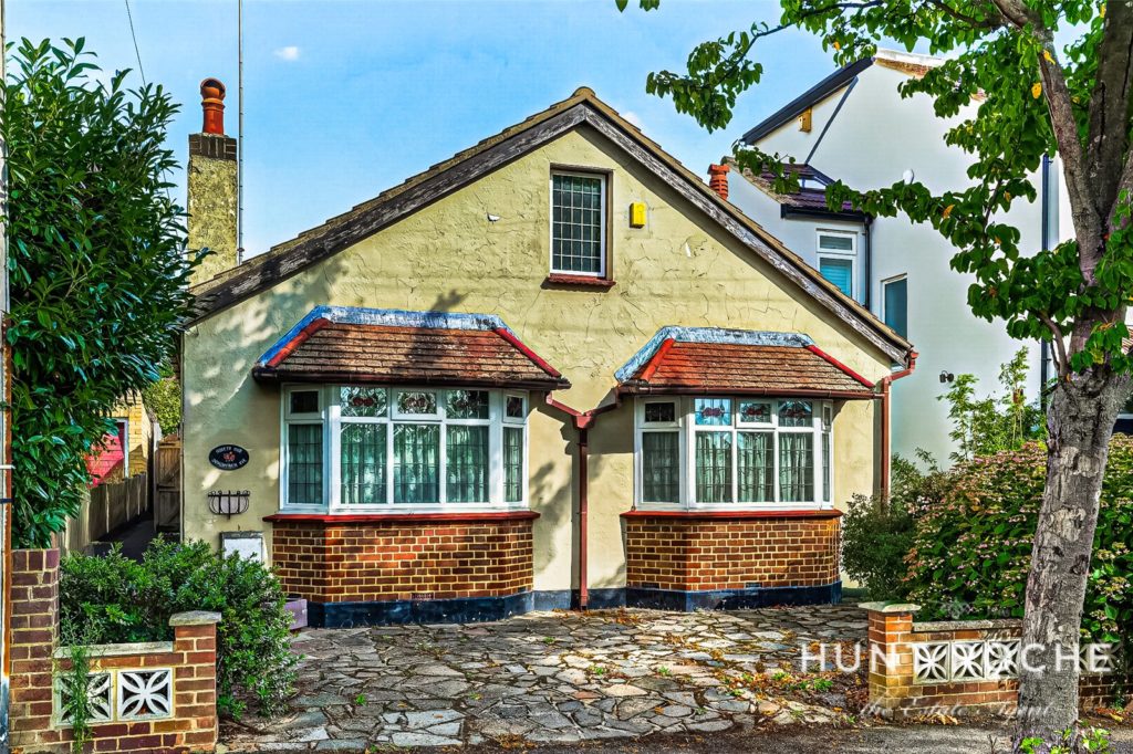 Bonchurch Avenue, Leigh-on-Sea, Essex, SS9 3AS