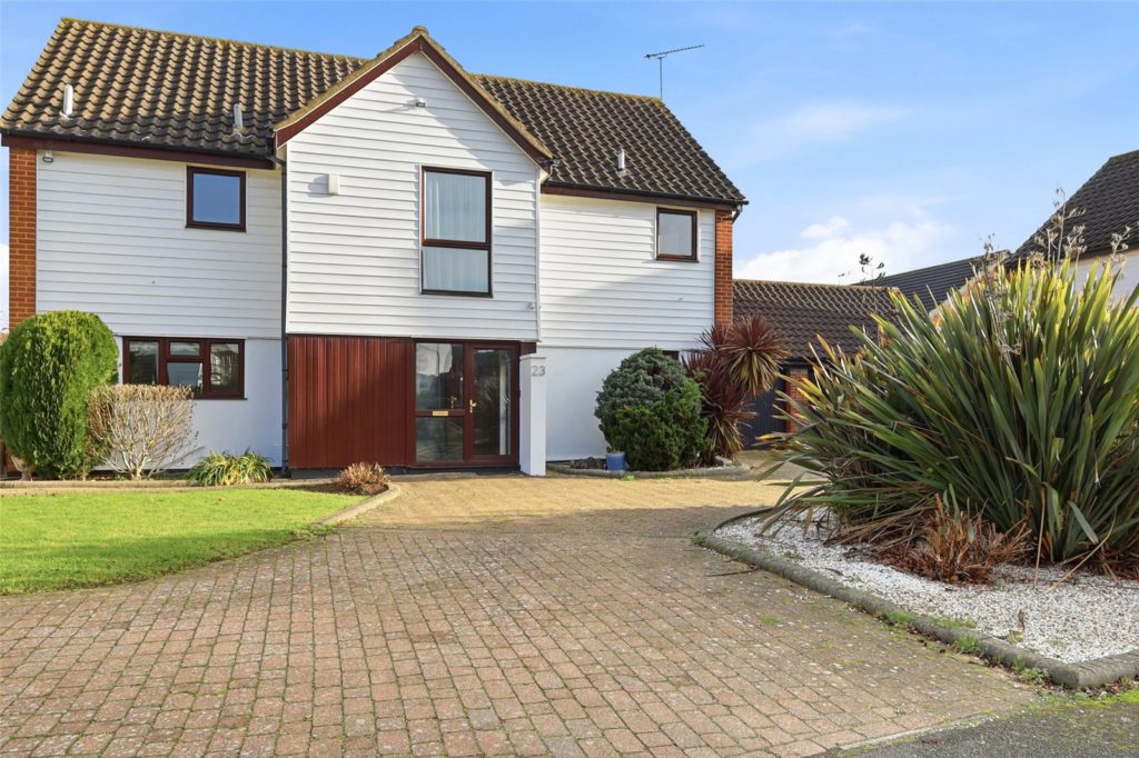Challacombe, Thorpe Bay, Essex, SS1 3TY