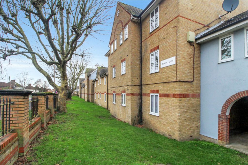 London Road, Benfleet, Essex, SS7 4BY