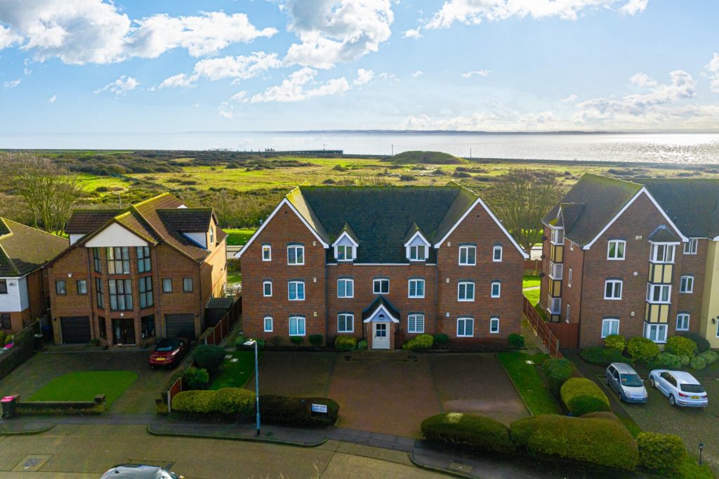 Apartment 3, Blake Court, 120  Admirals Walk, Shoeburyness, Essex, SS3 9FN