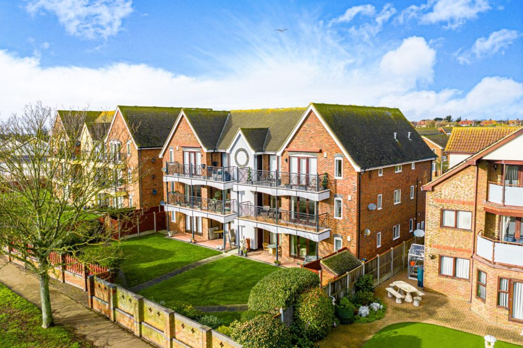 Apartment 3, Blake Court, 120  Admirals Walk, Shoeburyness, Essex, SS3 9FN