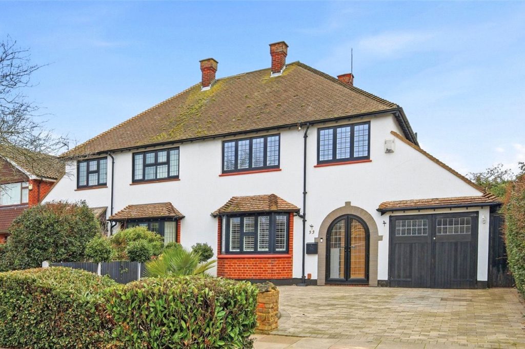 Broadclyst Gardens, Thorpe Bay, Essex, SS1 3QP