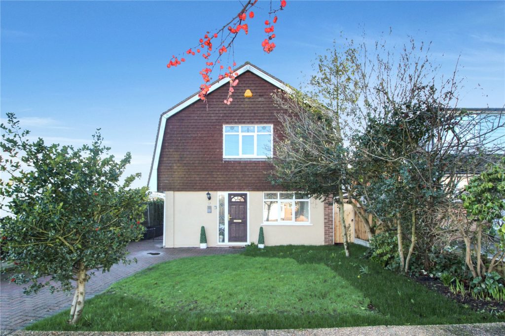 Pinewood Avenue, Leigh-on-Sea, Essex, SS9 5PH
