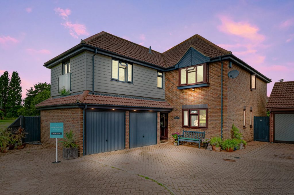 Chertsey Close, North Shoebury, Shoeburyness, Essex, SS3 8YH