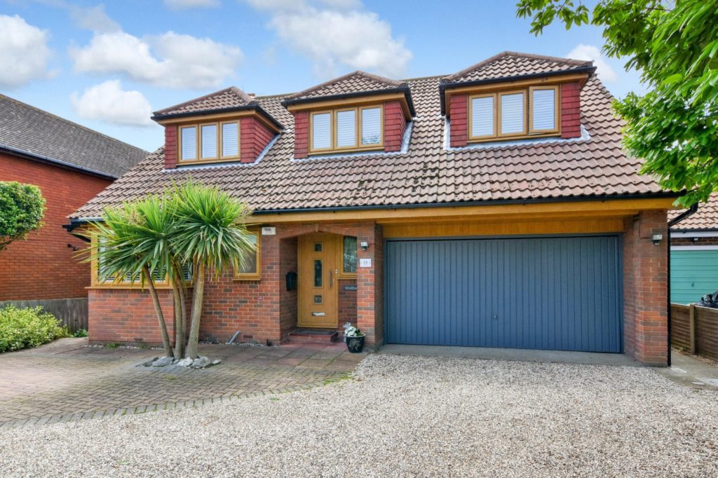 Knollcroft, Shoeburyness, Essex, SS3 9JY