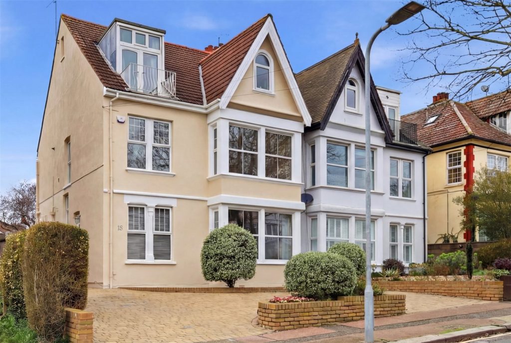 Cossington Road, Westcliff-on-Sea, Essex, SS0 7NJ