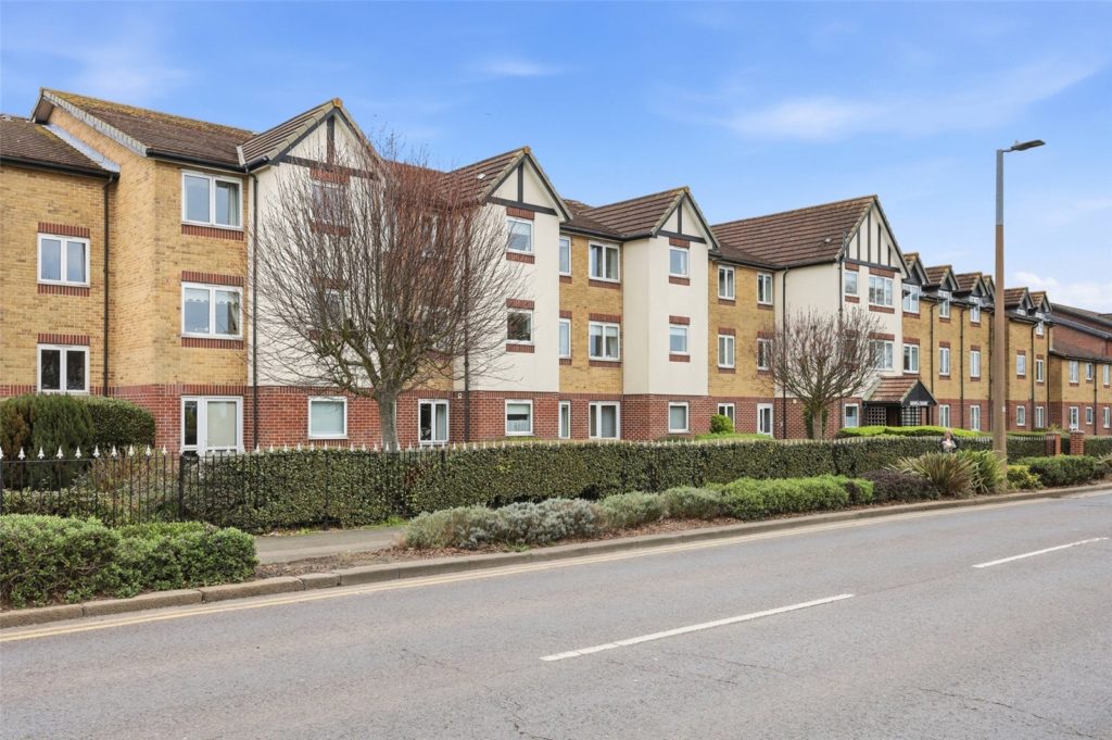 Station Road, Thorpe Bay, Essex, SS1 3UE