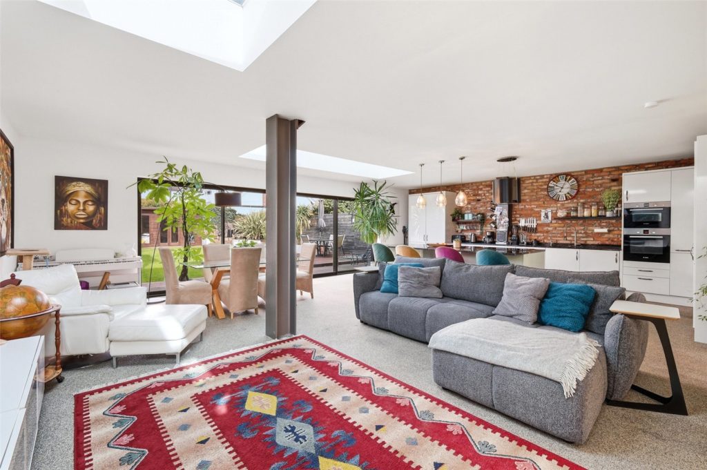 Woodgrange Drive, Thorpe Bay, Essex, SS1 3DY