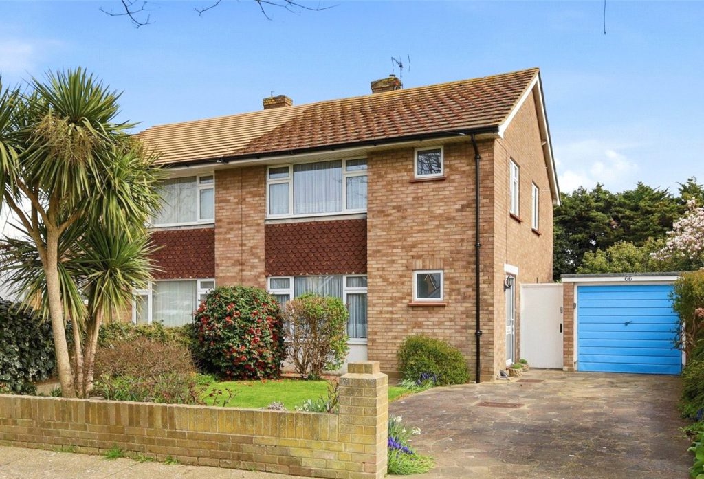 Maplin Way, Thorpe Bay, Essex, SS1 3NA