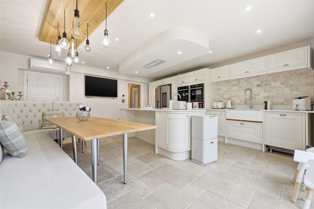 Sutton Road, Southend-on-Sea, Essex, SS2 5PR