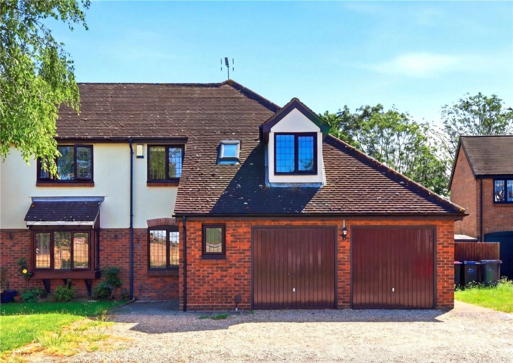 Fitzwarren, Bishopsteignton Location, Shoeburyness, Essex, SS3 8BS