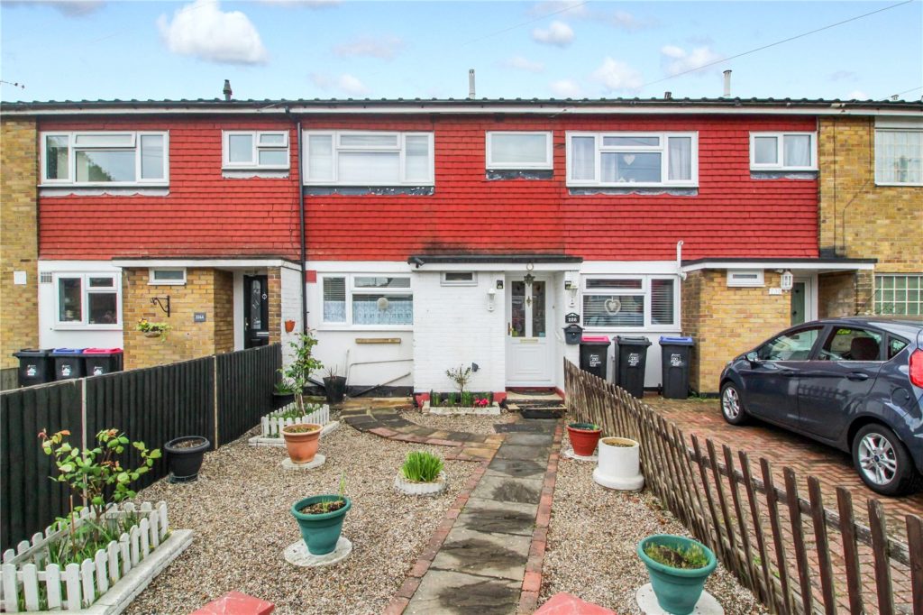 Eastwood Road North, Leigh-on-Sea, Essex, SS9 4LU