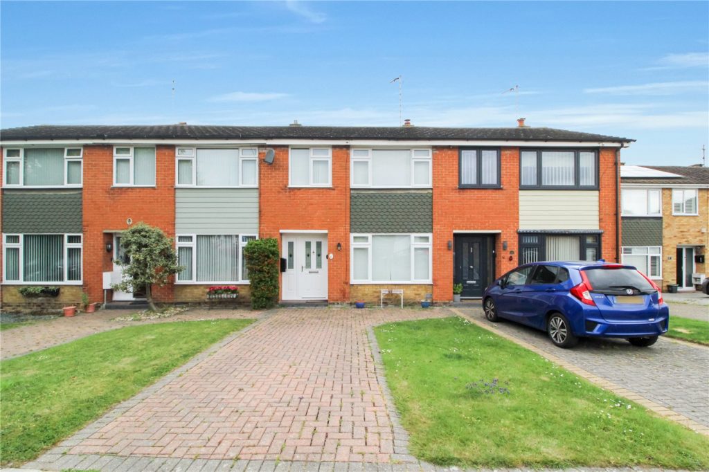 Fox Close, Benfleet, Essex, SS7 3AS