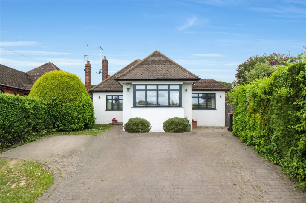 Thorndon Park Crescent, Leigh-on-Sea, Essex, SS9 4RG