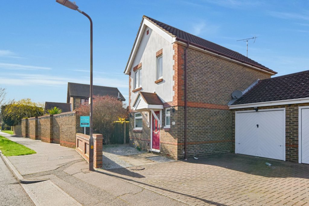 Frobisher Way, North Shoebury, Shoeburyness, Essex, SS3 8UT