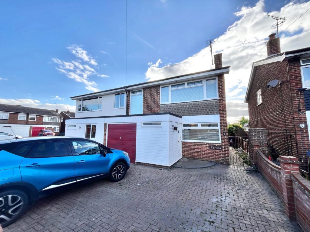 Crouchmans Avenue, Great Wakering, Southend-on-Sea, Essex, SS3 0DQ