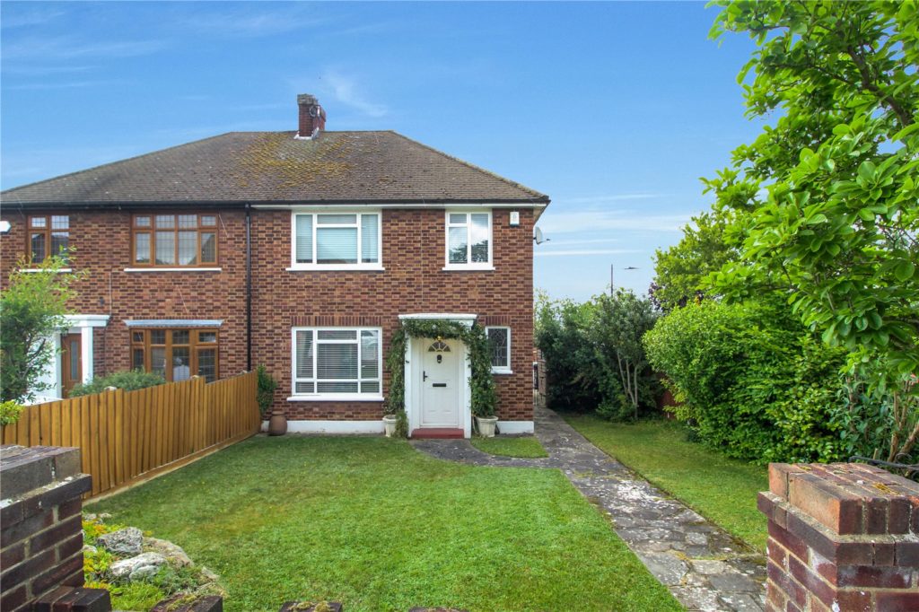 Mountain Ash Avenue, Leigh-on-Sea, Essex, SS9 4SZ