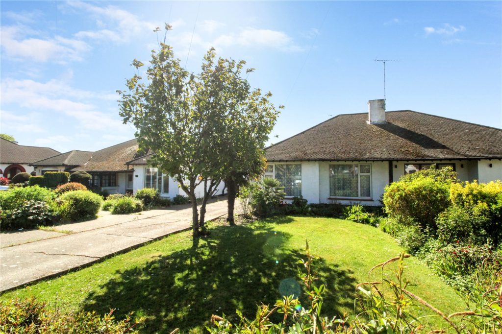 Blenheim Chase, Leigh-on-Sea, Essex, SS9 3BT