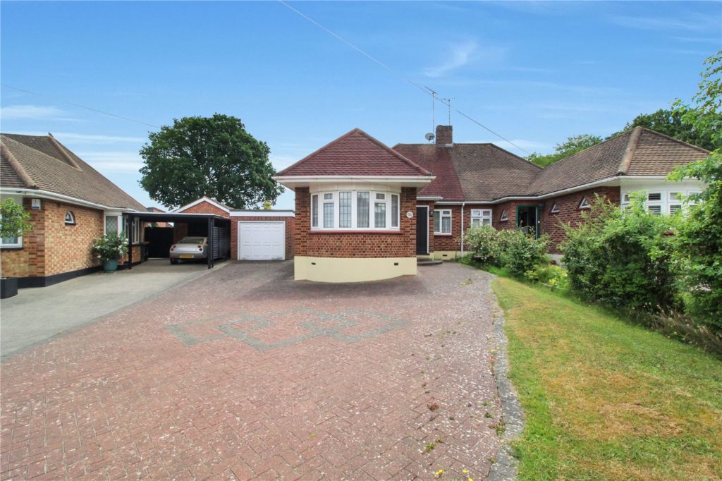 Thorndon Park Crescent, Leigh-on-Sea, Essex, SS9 4RG