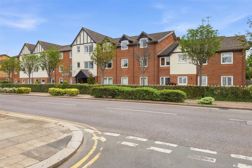 Station Road, Thorpe Bay, Essex, SS1 3EP