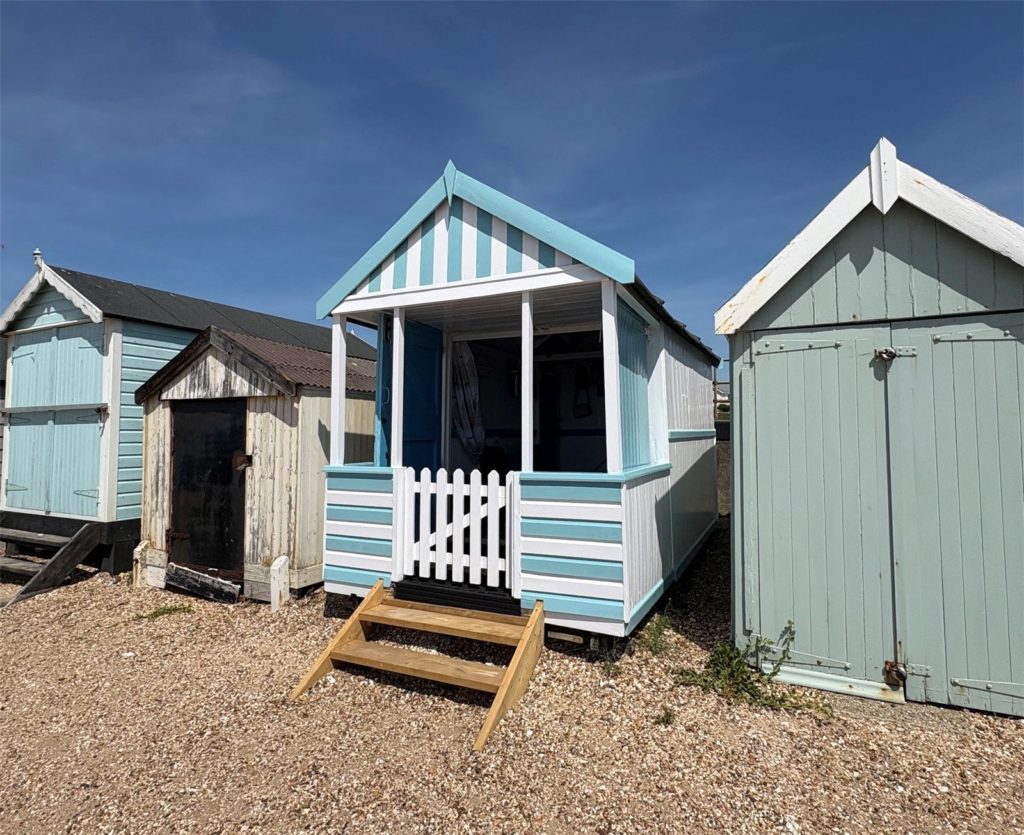 Beach Hut 279, Thorpe Esplanade, Thorpe Bay, Essex, SS1 3NW