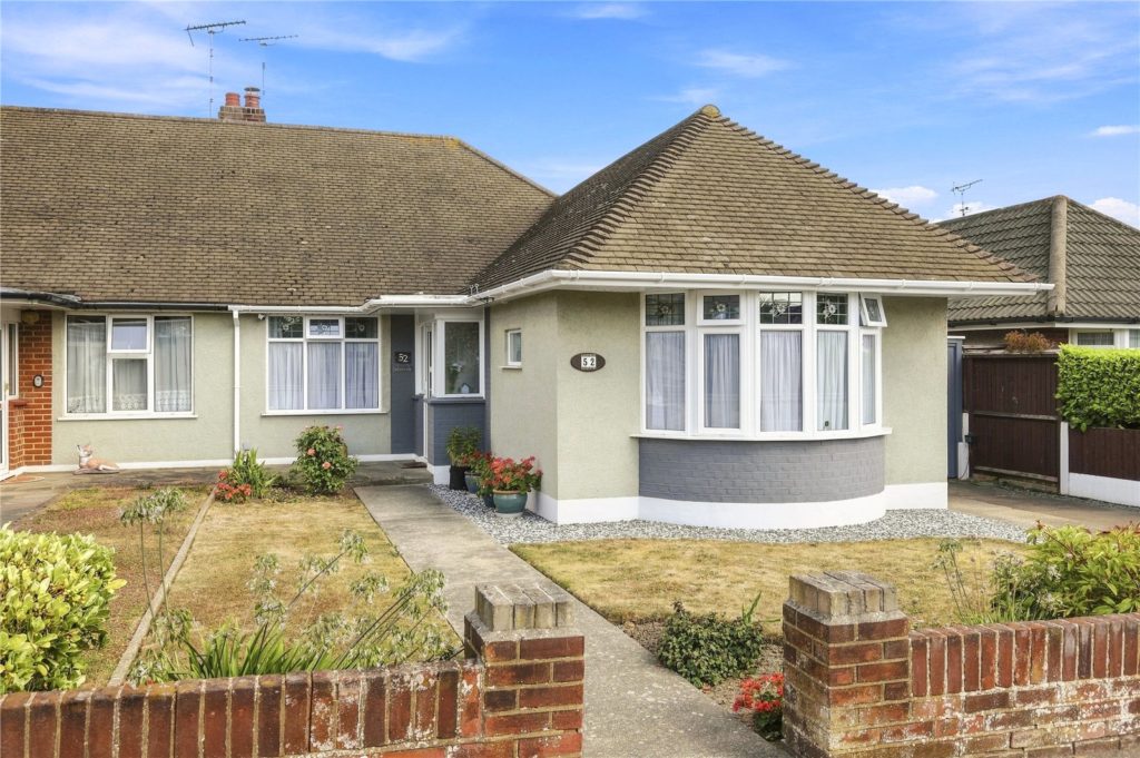 Chelsworth Crescent, Thorpe Bay, Essex, SS1 3EF