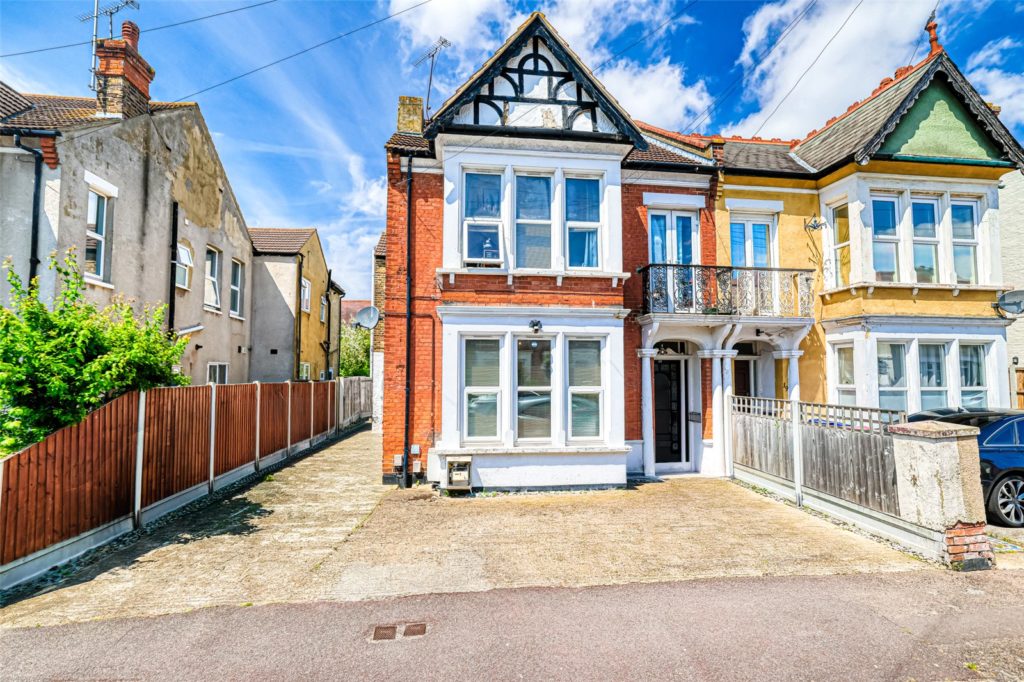 Elderton Road, Westcliff-on-Sea, Essex, SS0 8AG