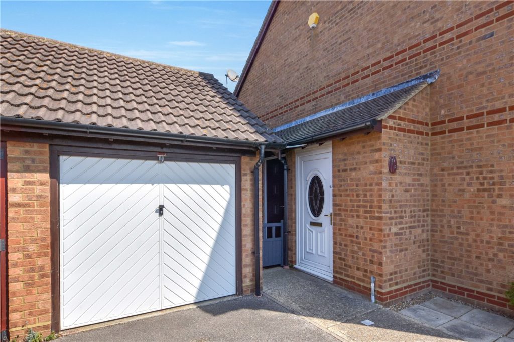 Caversham Avenue, North Shoebury, Shoeburyness, Essex, SS3 8TX