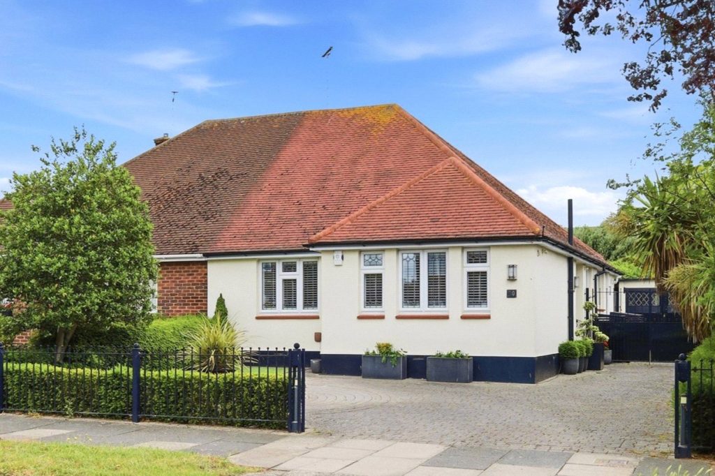 Marcus Avenue, Thorpe Bay, Essex, SS1 3LB
