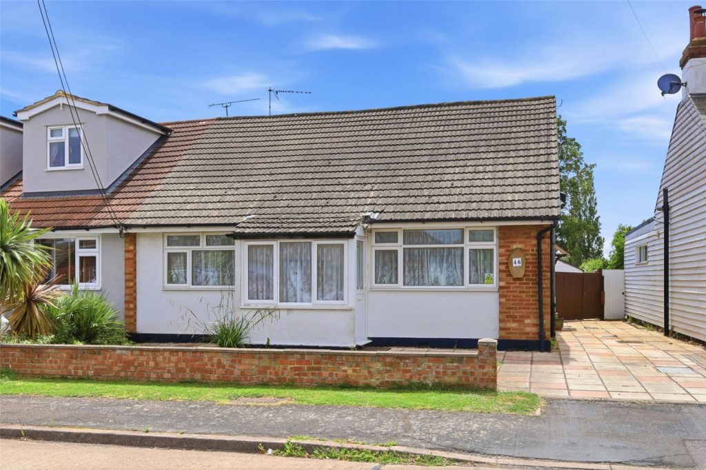 Victoria Drive, Great Wakering, Southend-on-Sea, Essex, SS3 0AT