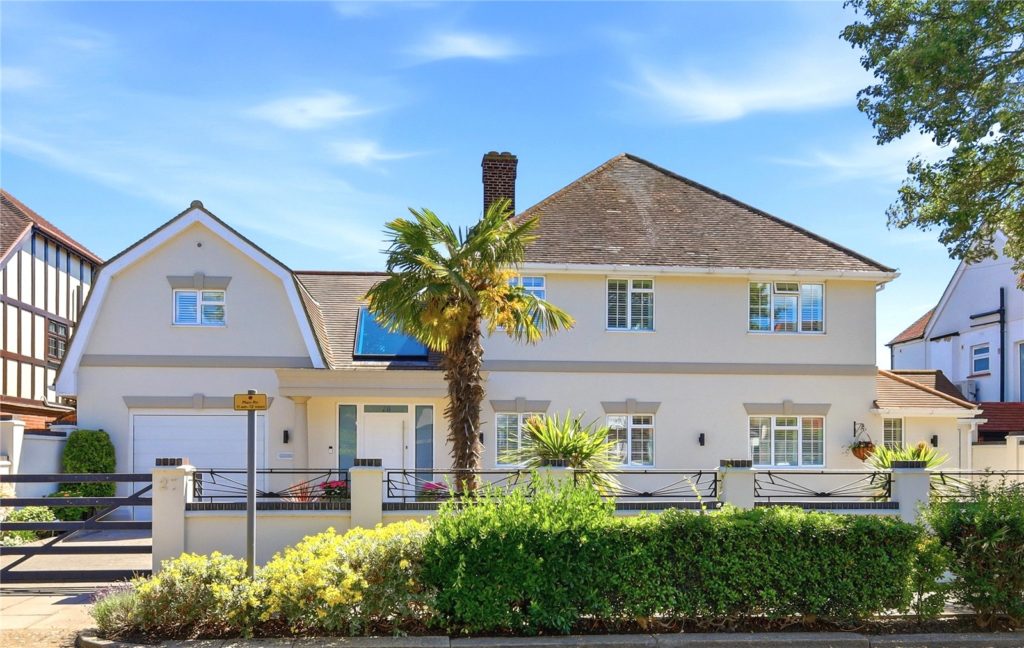 Elm Grove, Thorpe Bay, Essex, SS1 3EZ