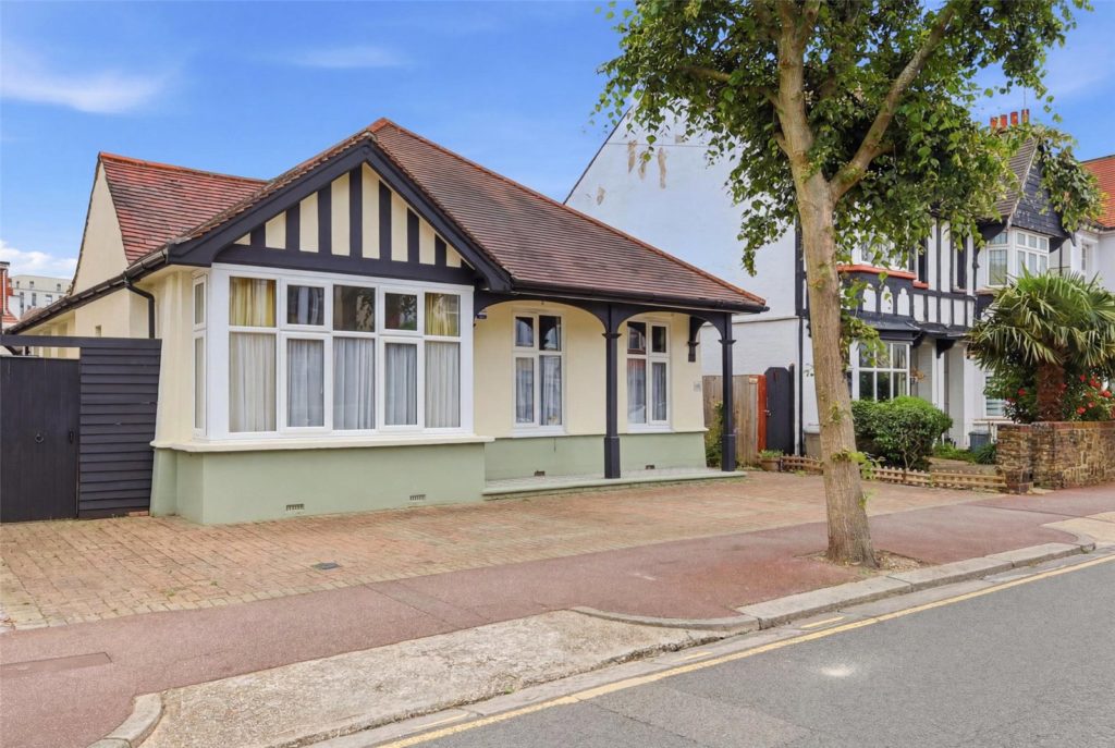 Chelmsford Avenue, Southend-on-Sea, Essex, SS2 6JG