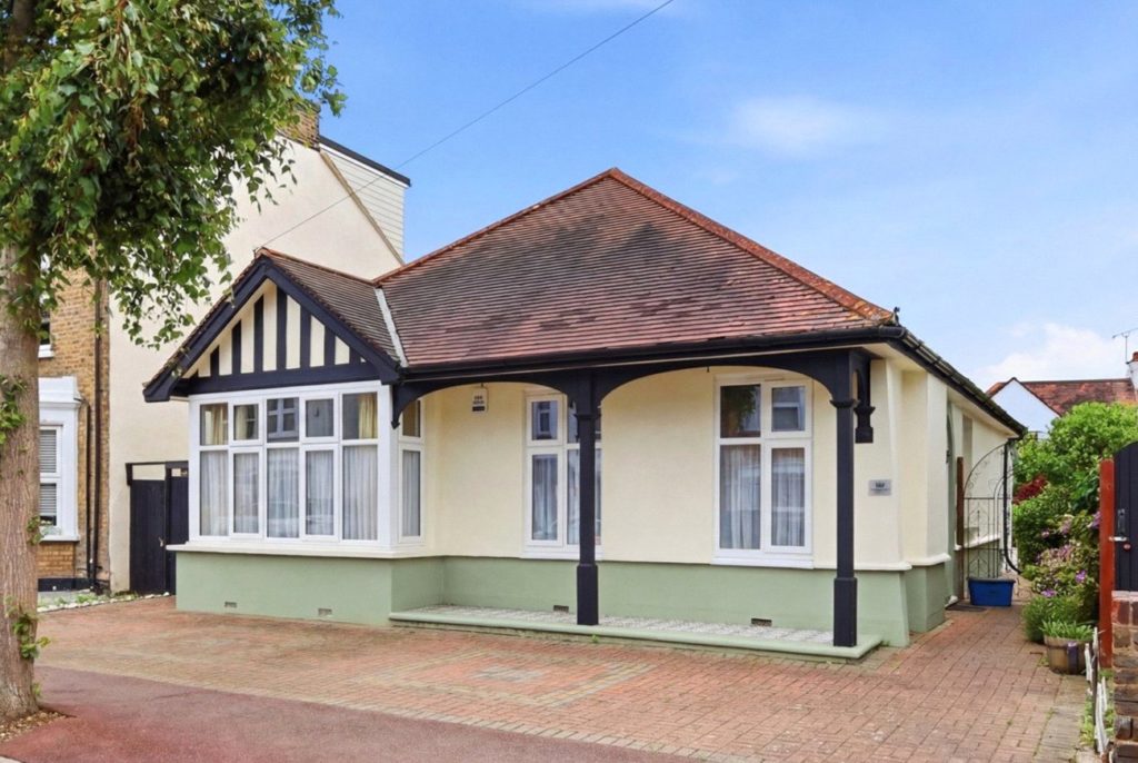 Chelmsford Avenue, Southend-on-Sea, Essex, SS2 6JG