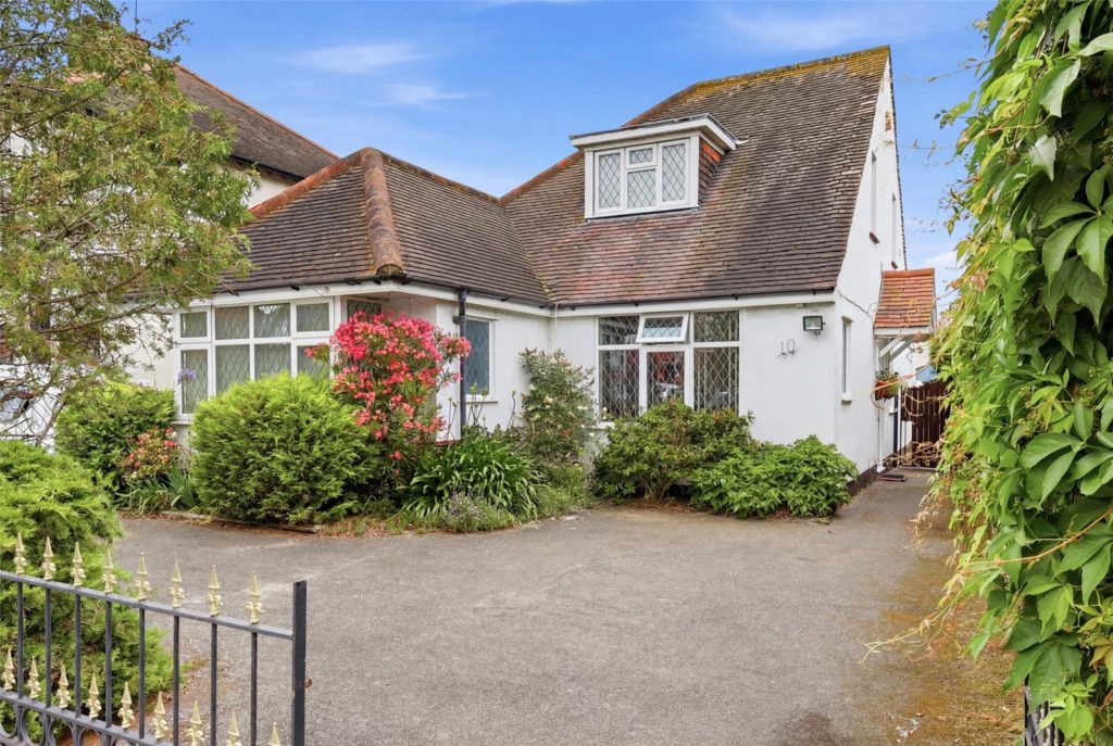 Castleton Road, Popular Wick Estate, Essex, SS2 4UD