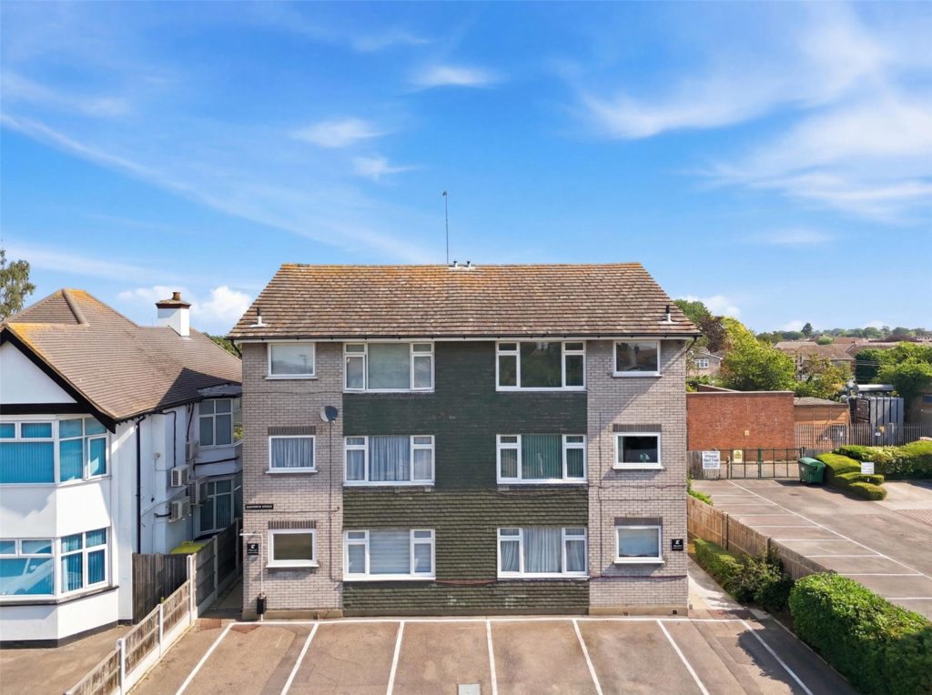 Station Road, Thorpe Bay, Essex, SS1 3JT