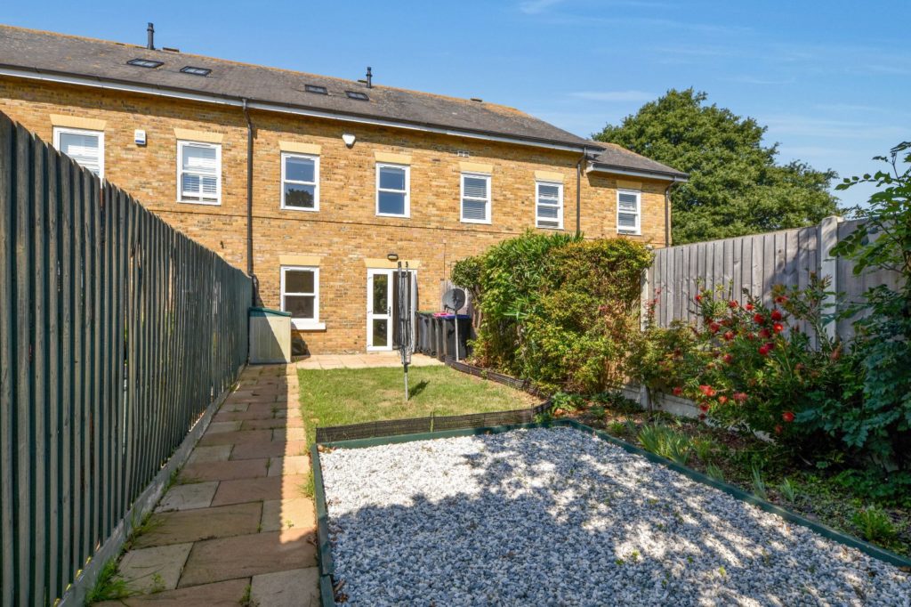 Horseshoe Crescent, Shoebury Garrison, Shoeburyness, Essex, SS3 9WL
