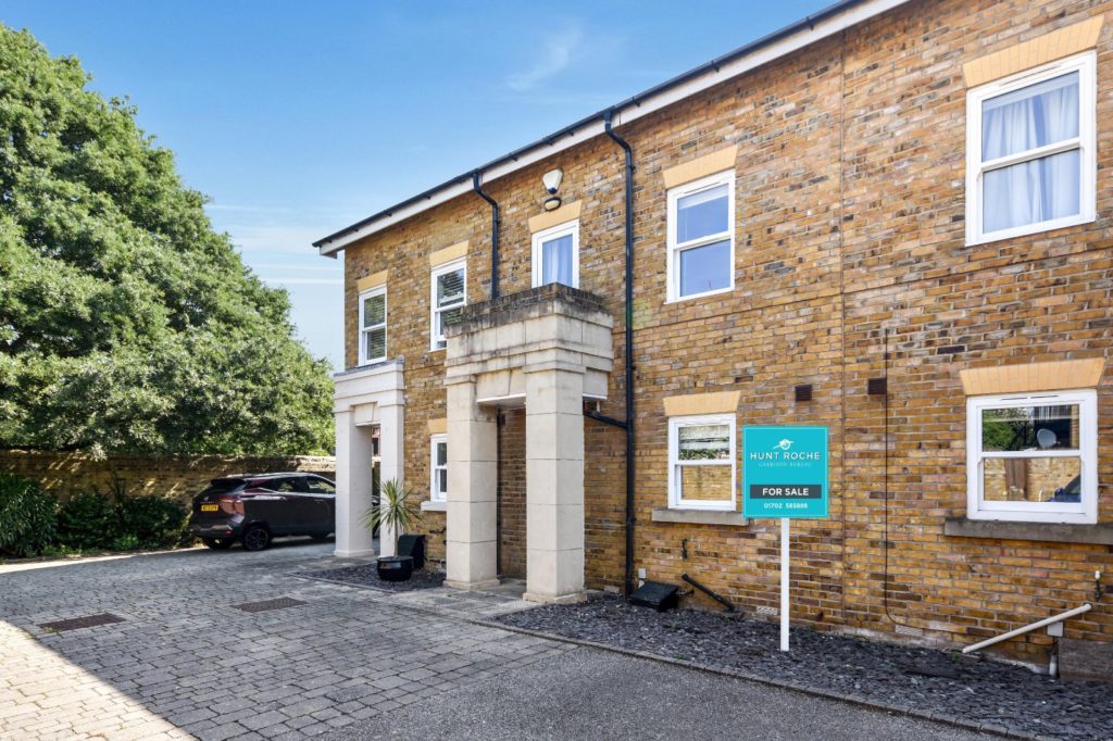 Horseshoe Crescent, Shoebury Garrison, Shoeburyness, Essex, SS3 9WL