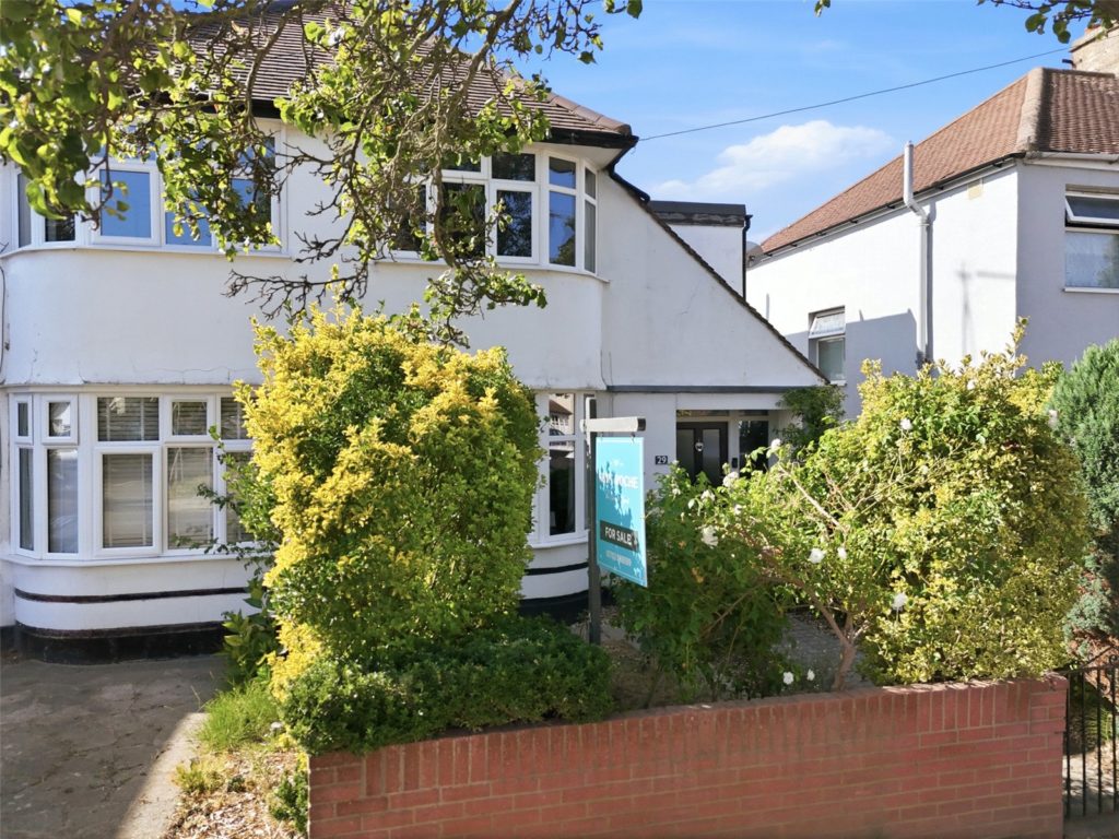 St. Lukes Road, Southend-on-Sea, Essex, SS2 4AA