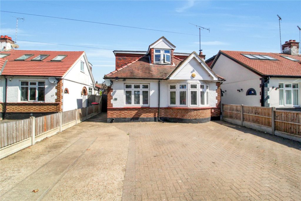 Blenheim Chase, Leigh-on-Sea, Essex, SS9 3BZ