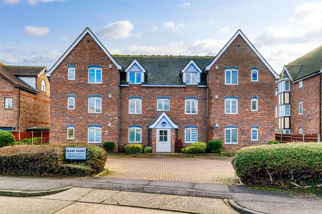 Apartment 3, Blake Court, 120  Admirals Walk, Shoeburyness, Essex, SS3 9FN