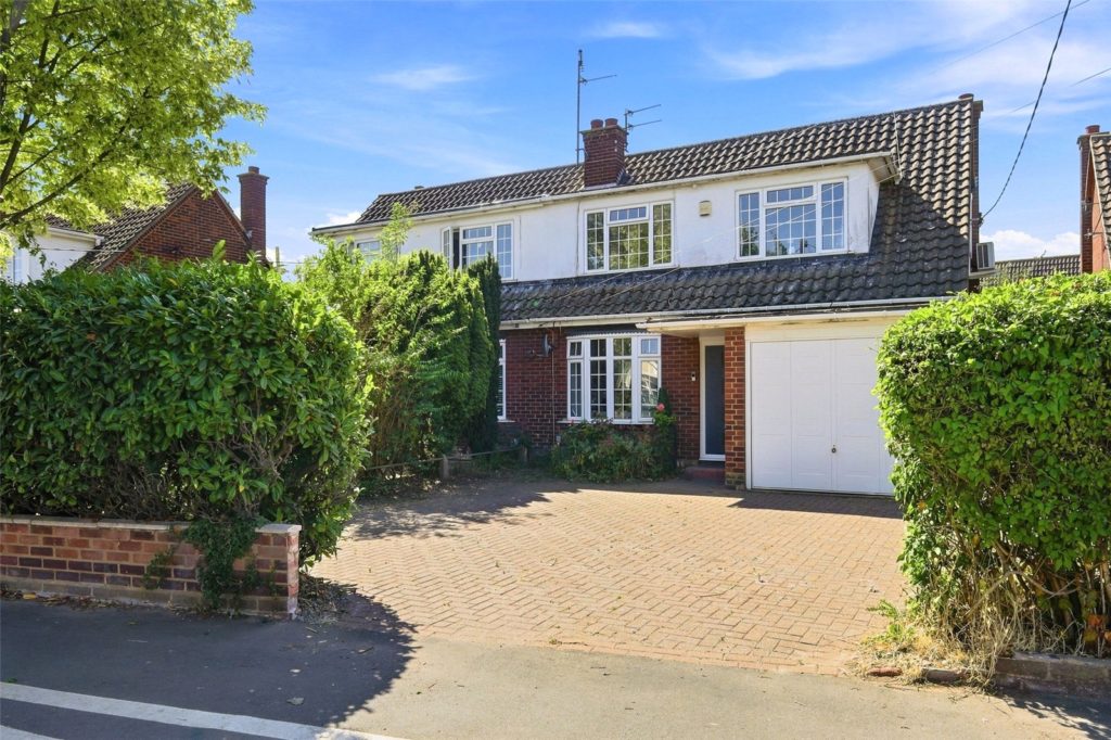 Ashingdon Road, Rochford, Essex, SS4 1RS