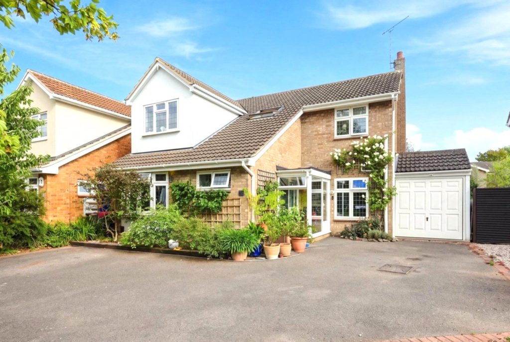 Plymtree, Thorpe Bay, Essex, SS1 3RA