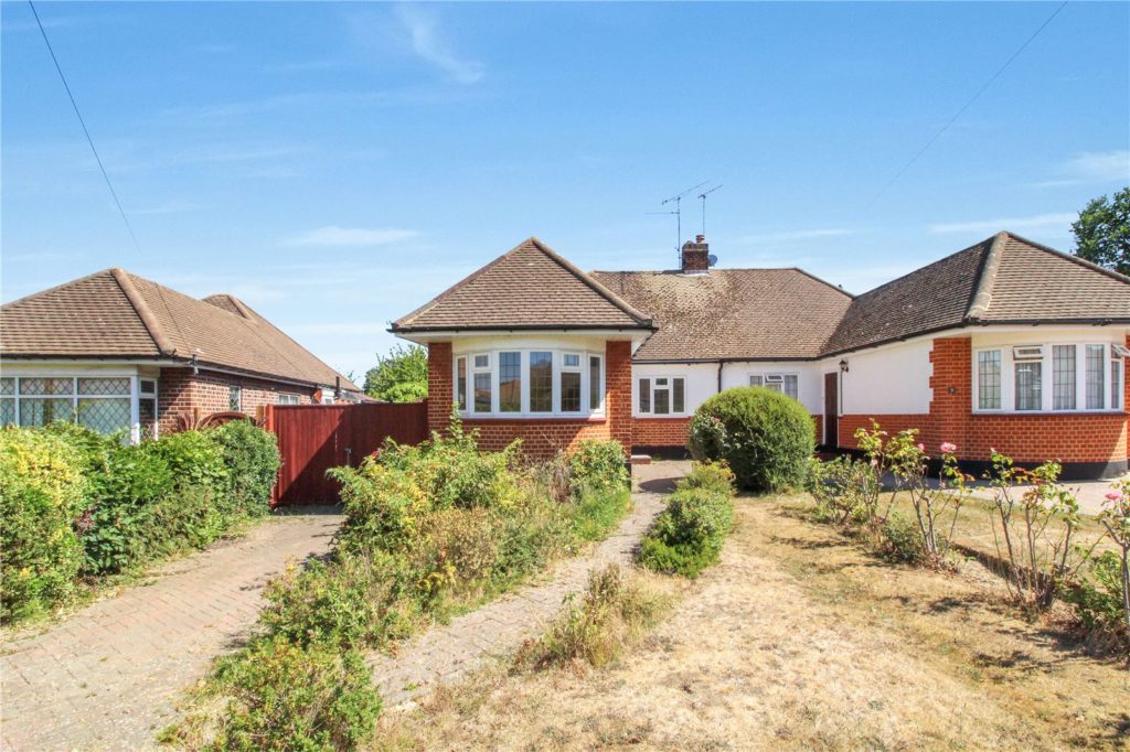 Thorndon Park Crescent, Leigh-on-Sea, Essex, SS9 4RG