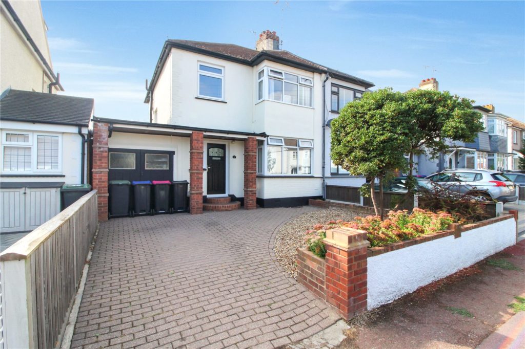 Danesleigh Gardens, Leigh-on-Sea, Essex, SS9 4NL
