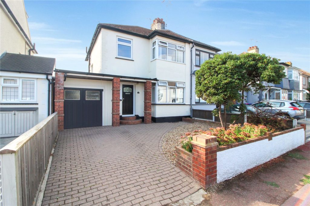 Danesleigh Gardens, Leigh-on-Sea, Essex, SS9 4NL